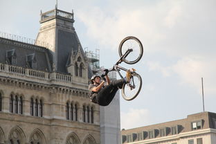 星空体育入口-“跑酷赛场：东安湖体育公园成为极限运动的全新战场”  第2张